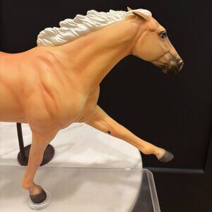 Breyer Dead Heat Palomino
